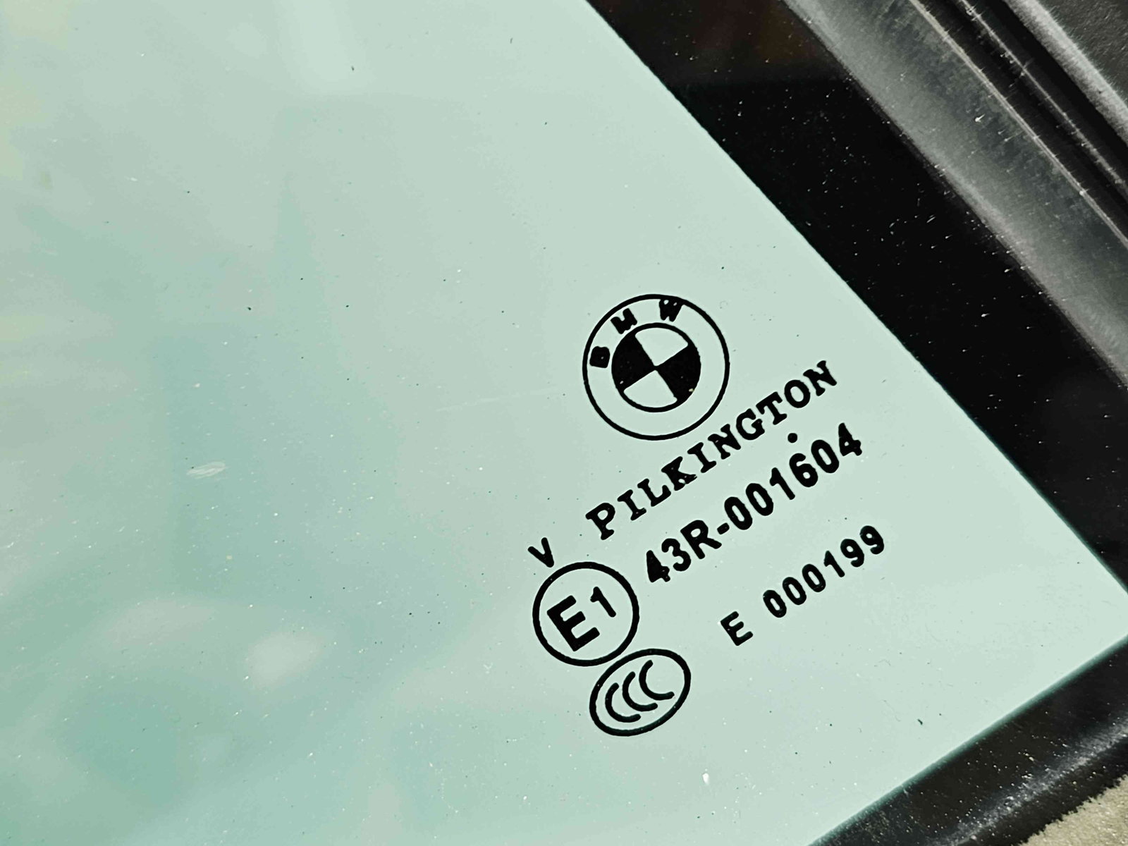 Geam fix usa dreapta spate Bmw 5 (F10) [Fabr 2011-2016] - imagine 2