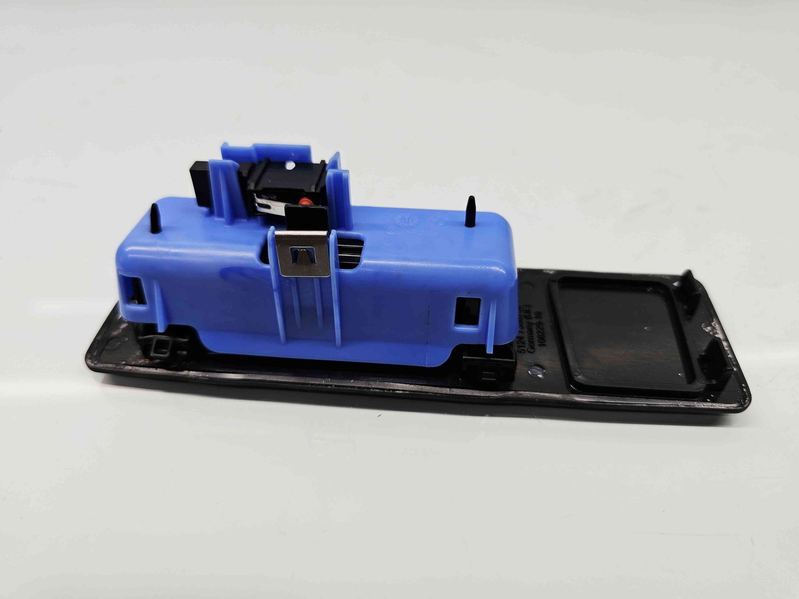 Buton deschidere portbagaj Bmw X1 (F48,F49) [Fabr 2015-2022] 7368752 - imagine 5