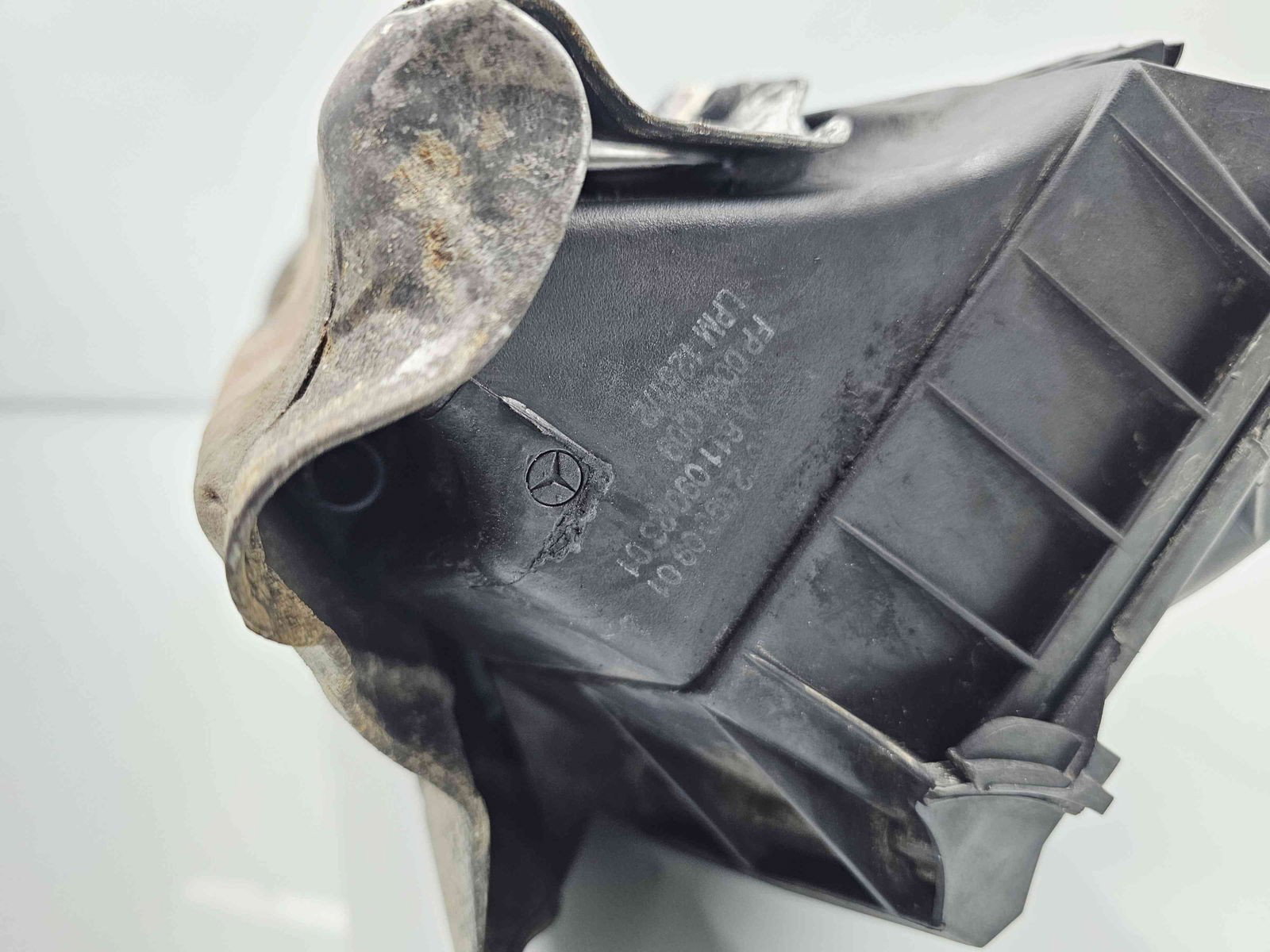 Carcasa filtru aer Mercedes Clasa C (W203) [Fabr 2000-2007] A6110902301 2.7 CDI 612963 120KW / 163CP - imagine 6