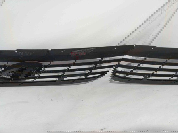 Grila capota 8M518200BF Ford Focus 2 1.6 2004-2012