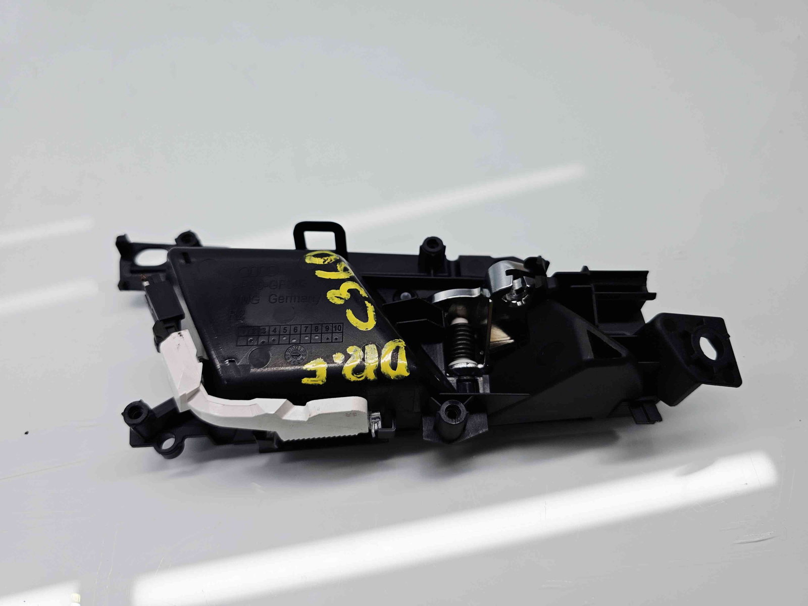 Maner interior dreapta fata Audi A4 (8W2, B9) [Fabr 2015-2023] 8W0837020A - imagine 4