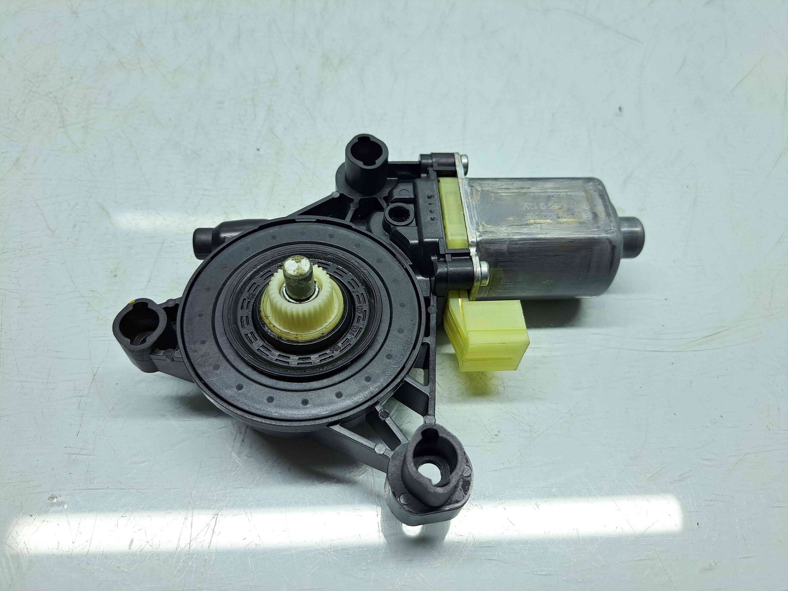 Motoras geam stanga fata Audi A4 (8W2, B9) [Fabr 2015-2023] - imagine 1