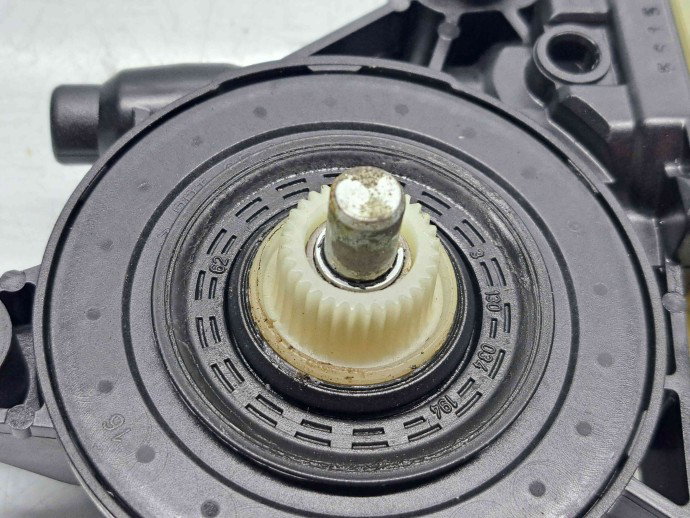 Motoras geam stanga fata Audi A4 (8W2, B9) [Fabr 2015-2023]