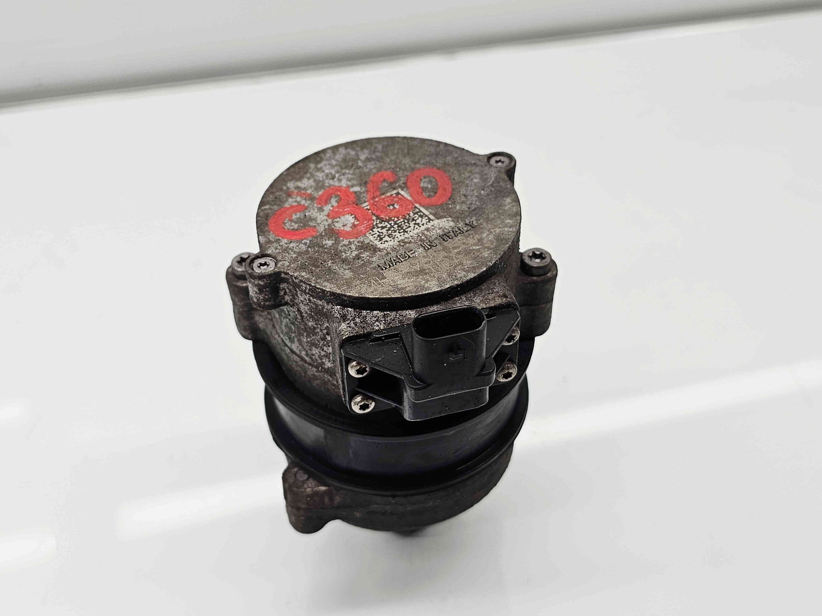 Pompa recirculare apa Audi A4 (8W2, B9) [Fabr 2015-2023] 4H0965567A 2.0 TDI DETA 140KW / 190CP - imagine 1