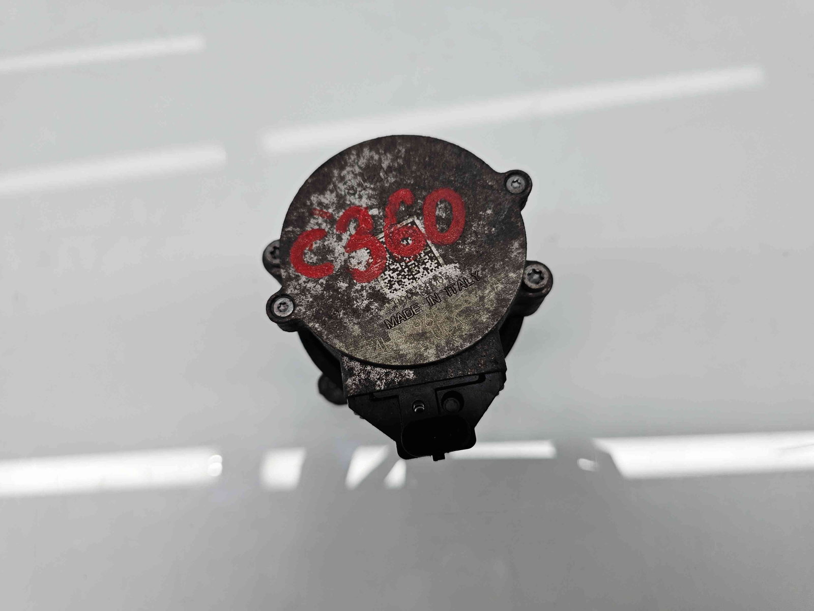 Pompa recirculare apa Audi A4 (8W2, B9) [Fabr 2015-2023] 4H0965567A 2.0 TDI DETA 140KW / 190CP - imagine 2