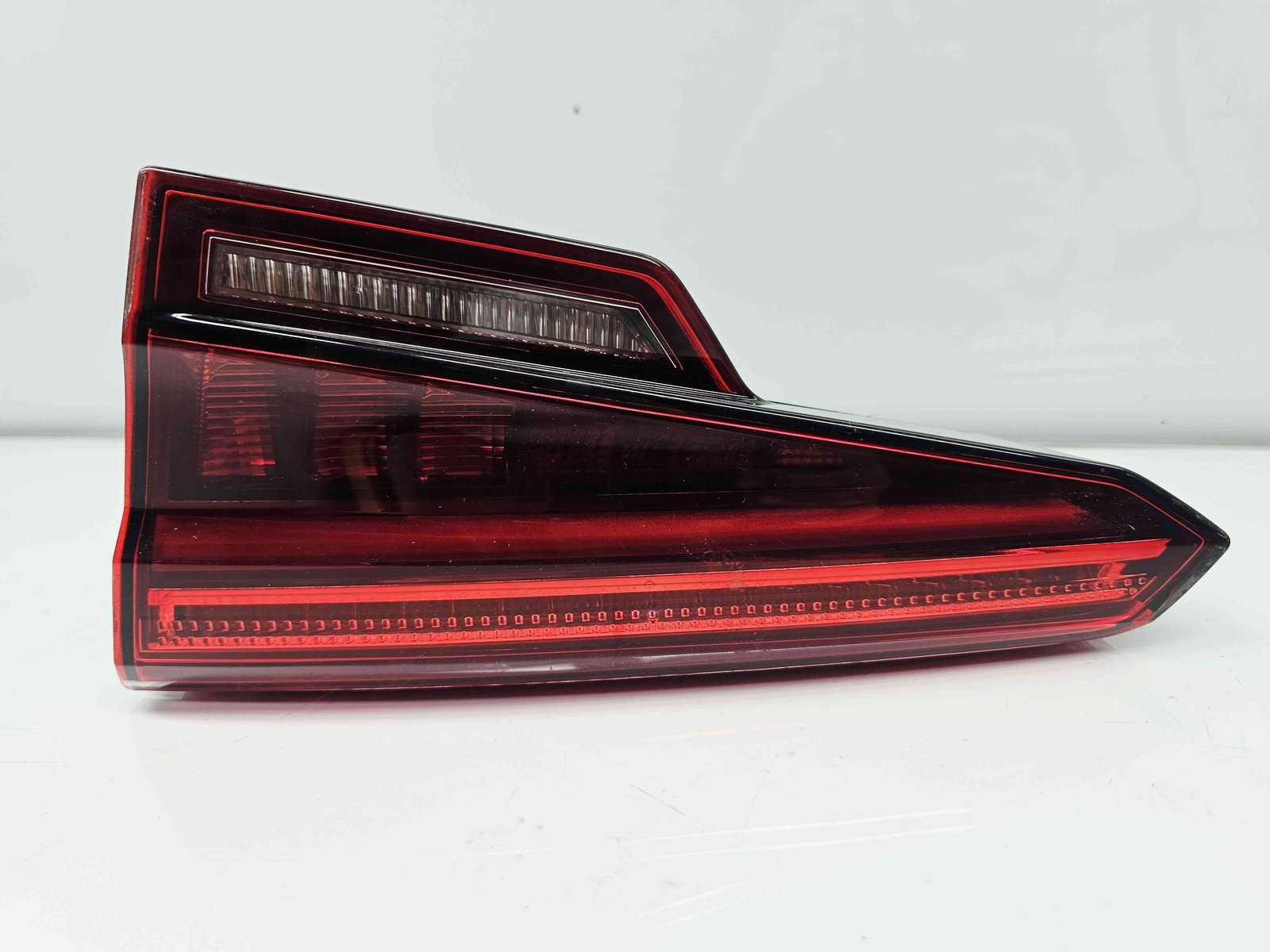 Stop haion dreapta Audi A4 (8W2, B9) [Fabr 2015-2023] 8W5945094B - imagine 1