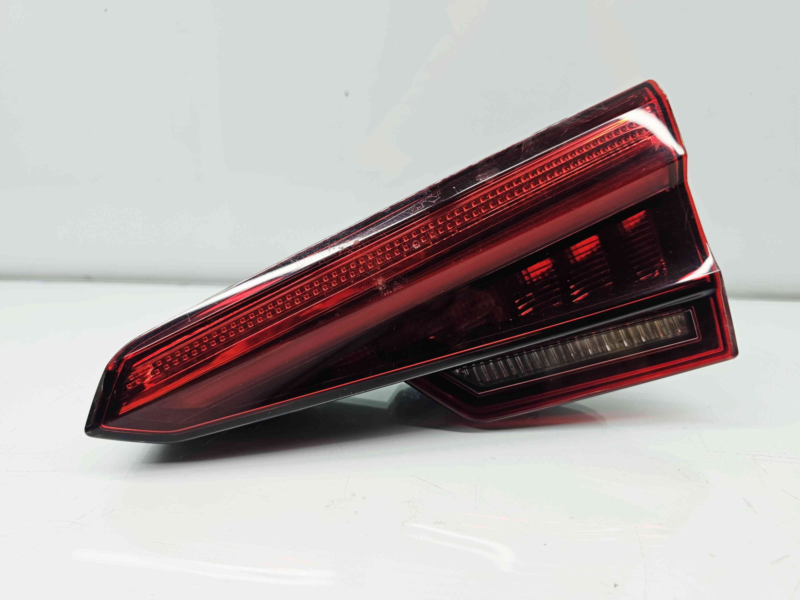 Stop haion dreapta Audi A4 (8W2, B9) [Fabr 2015-2023] 8W5945094B - imagine 8