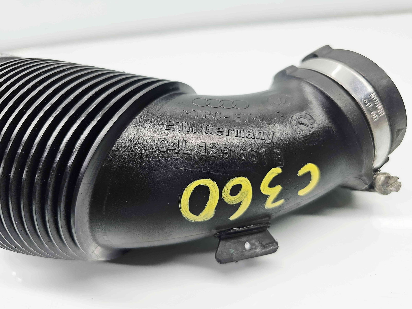 Tub admisie aer Audi A4 (8W2, B9) [Fabr 2015-2023] 04L129661B 2.0 TDI DETA 140KW / 190CP - imagine 2