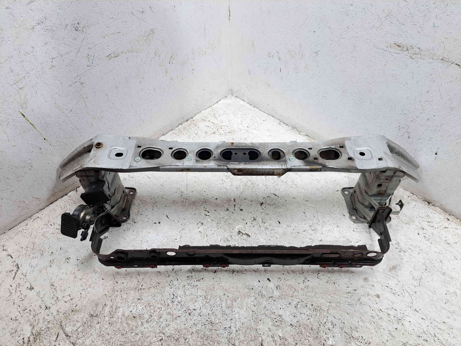 Armatura bara fata Audi A3 (8P1) [Fabr 2003-2012] - imagine 1