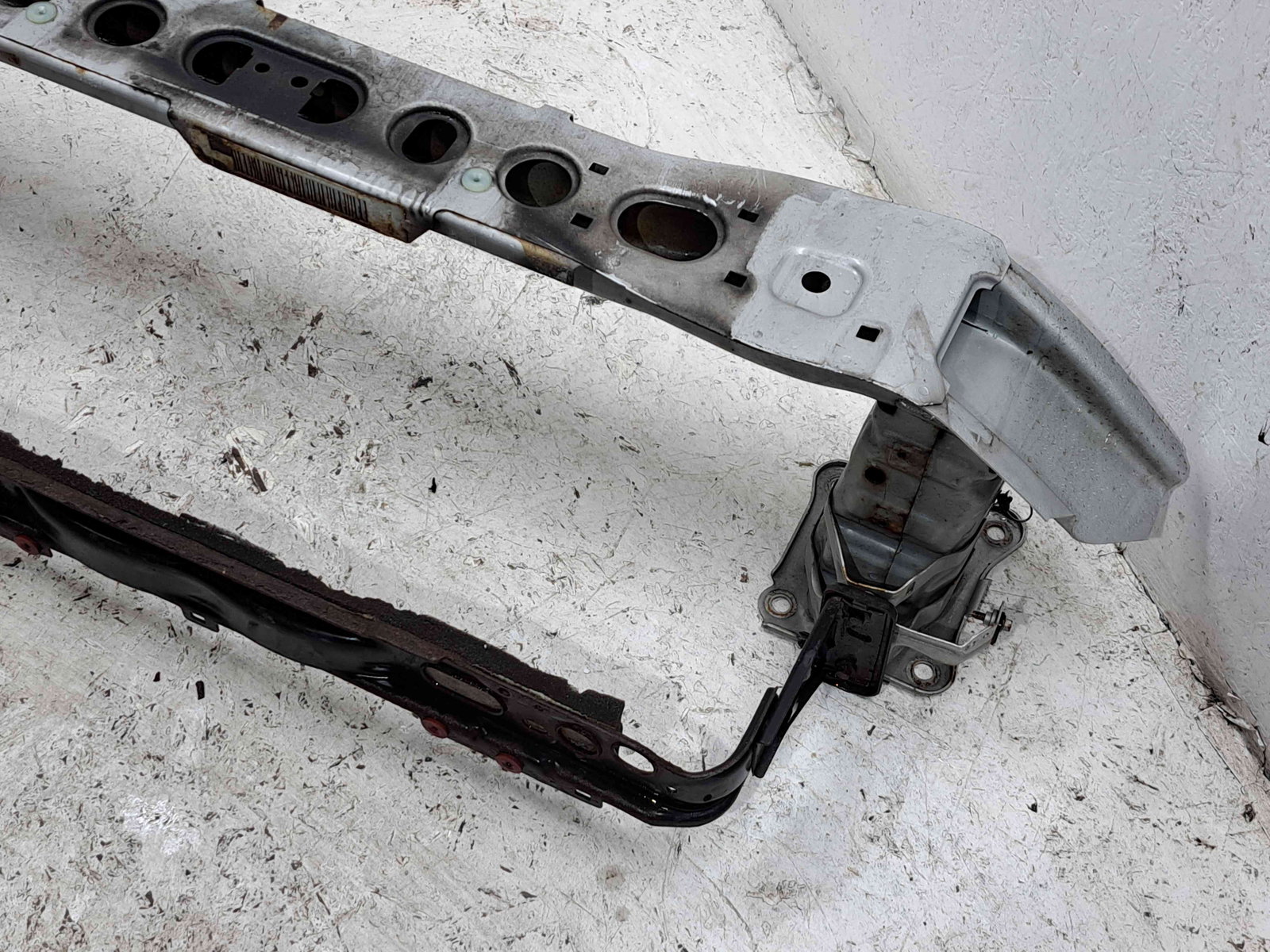 Armatura bara fata Audi A3 (8P1) [Fabr 2003-2012] - imagine 2