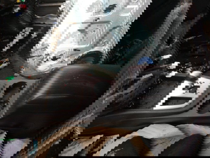 Consola centrala Hyundai Santa-Fe 2.2 CRDI OEM 2005-2012