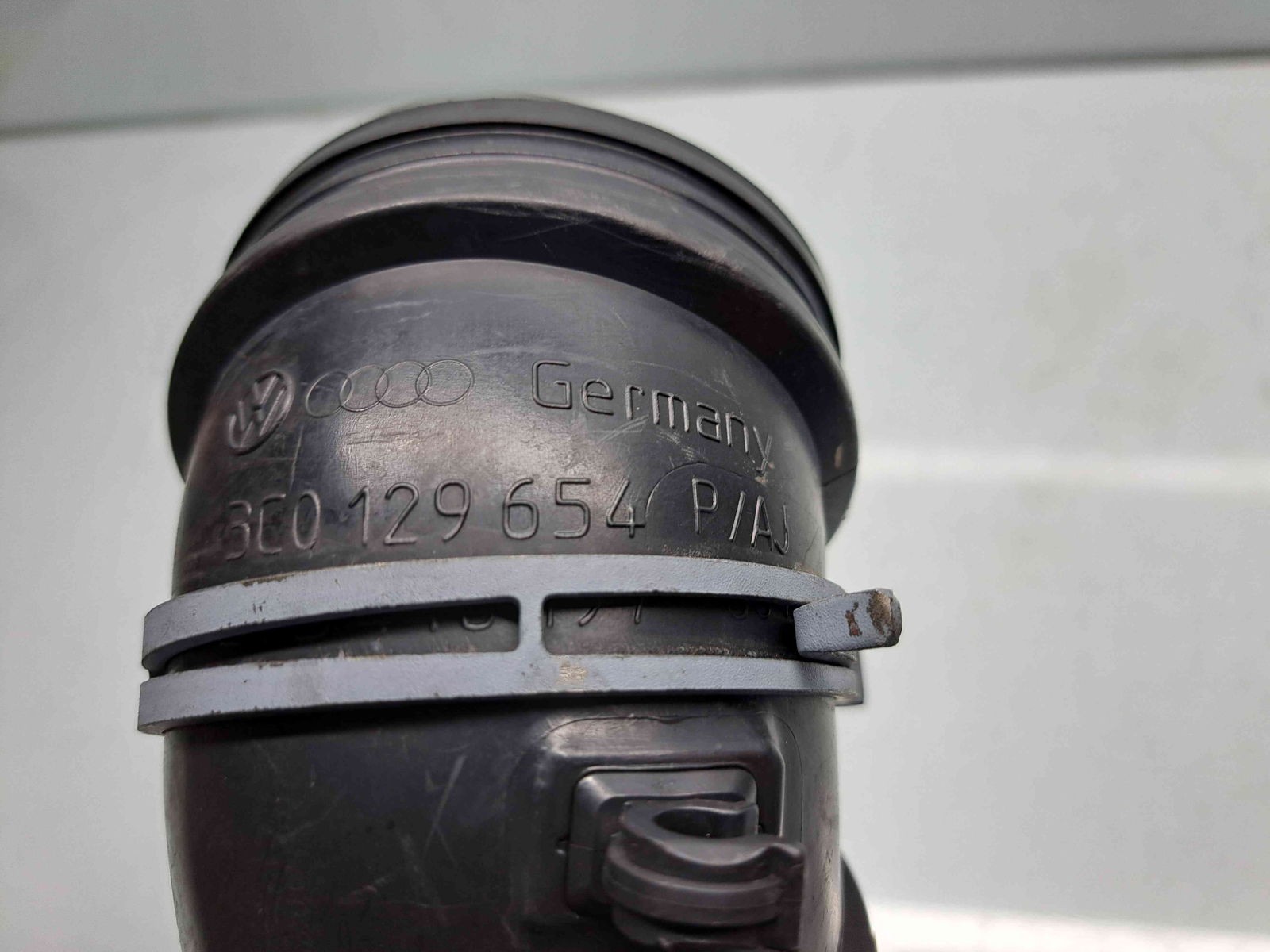 Tub admisie aer Skoda Superb II (3T4) [Fabr 2008-2015] 3C0129654AJ 2.0 TDI CFFB 103KW / 140CP - imagine 2