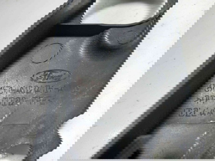 Suport aripa dreapta fata 8M51A02476A Ford Focus 2 1.6 2004-2012