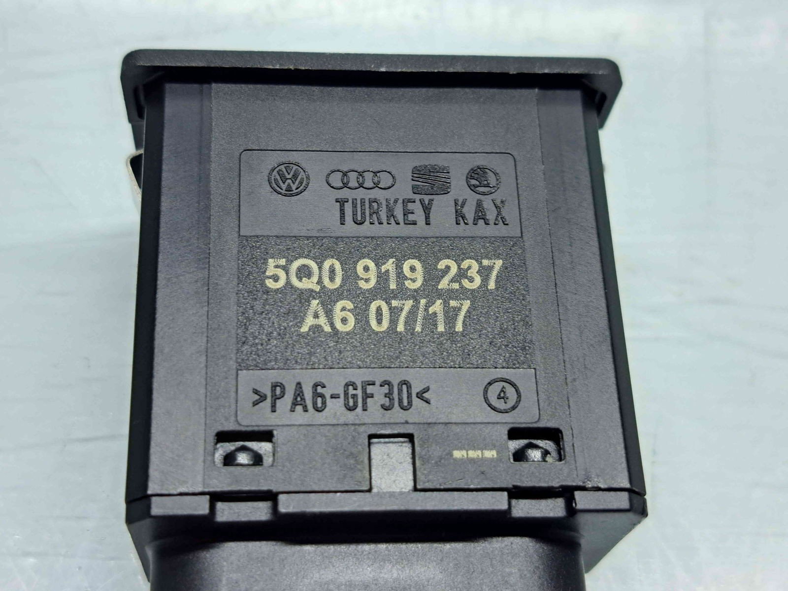 Buton ON/OFF airbag AUDI A5 Sportback (F5A, 9T) [Fabr 2016-prezent] 5Q0919237 - imagine 2