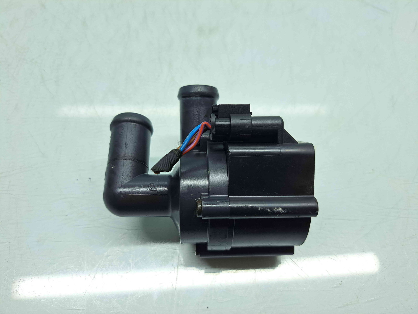 Pompa recirculare apa Audi A3 (8P1) [Fabr 2003-2012] 5N0965561 2.0 TDI CFFB 103KW / 140CP - imagine 2