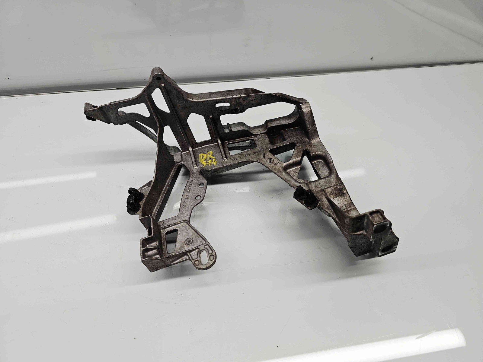 Suport far dreapta Mercedes Clasa C Combi (W205) [Fabr 2015-prezent] - imagine 1