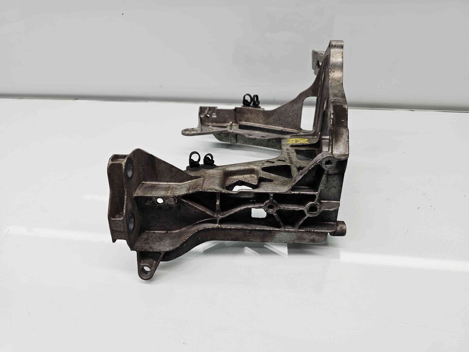 Suport far dreapta Mercedes Clasa C Combi (W205) [Fabr 2015-prezent] - imagine 3