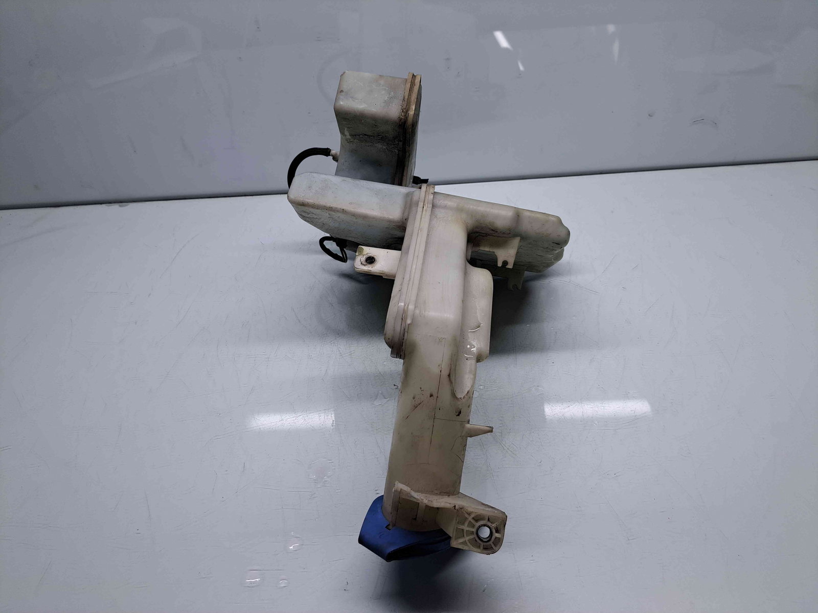 Vas lichid parbriz Volkswagen Passat B7 (362) [Fabr 2010-2014] OEM - imagine 2