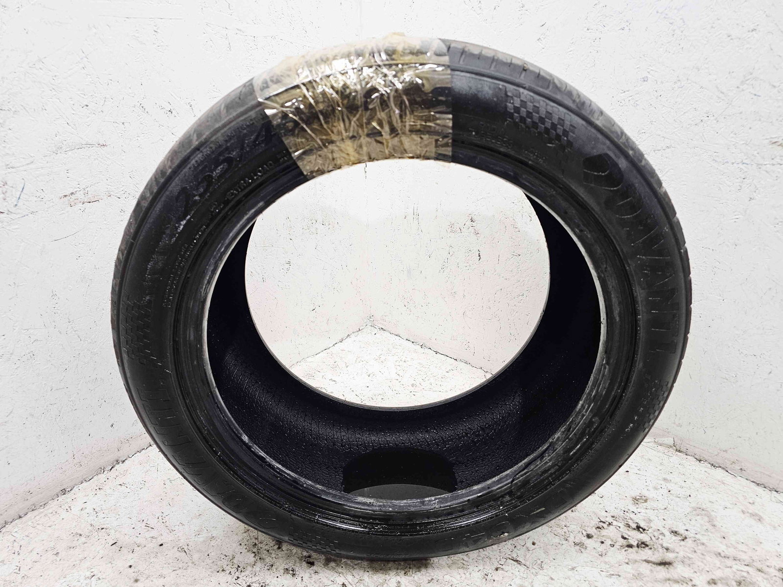 Anvelopa Vara Audi A4 (8W2, B9) [Fabr 2015-2023] - imagine 1