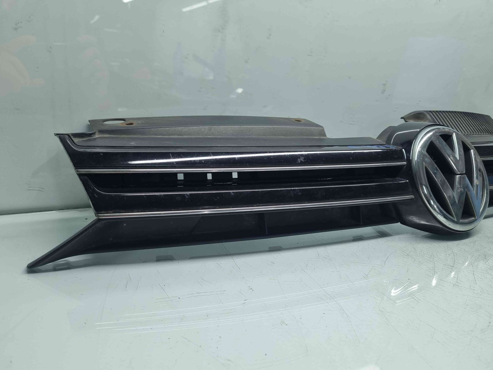 Grila bara fata Volkswagen Golf 6 (5K1) [Fabr 2009-2013] - imagine 3