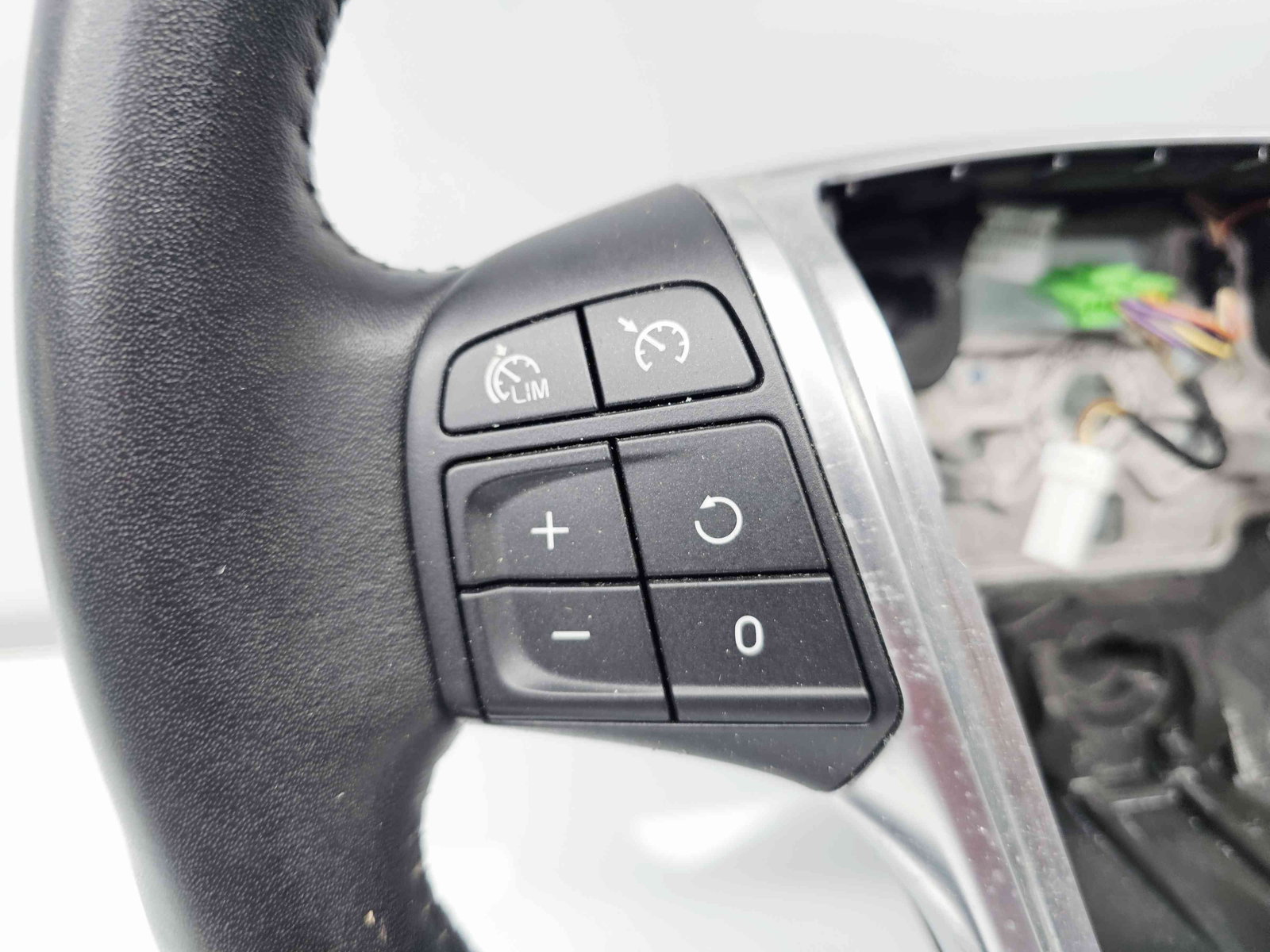 Volan Volvo V40 II Rdesign [Fabr 2013-2019] 34220710A - imagine 2