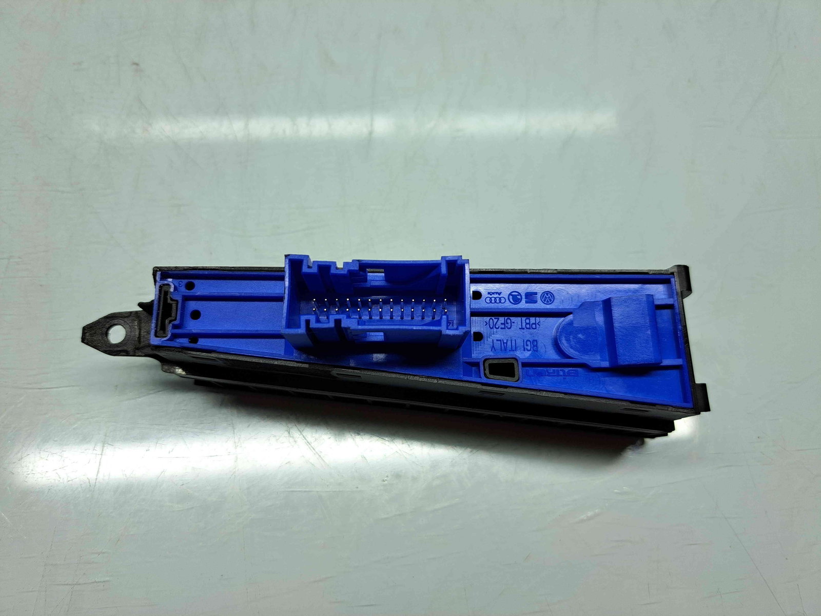 Butoane comenzi consola centrala Volkswagen Passat B7 (362) [Fabr 2010-2014] 3AC927137J - imagine 4