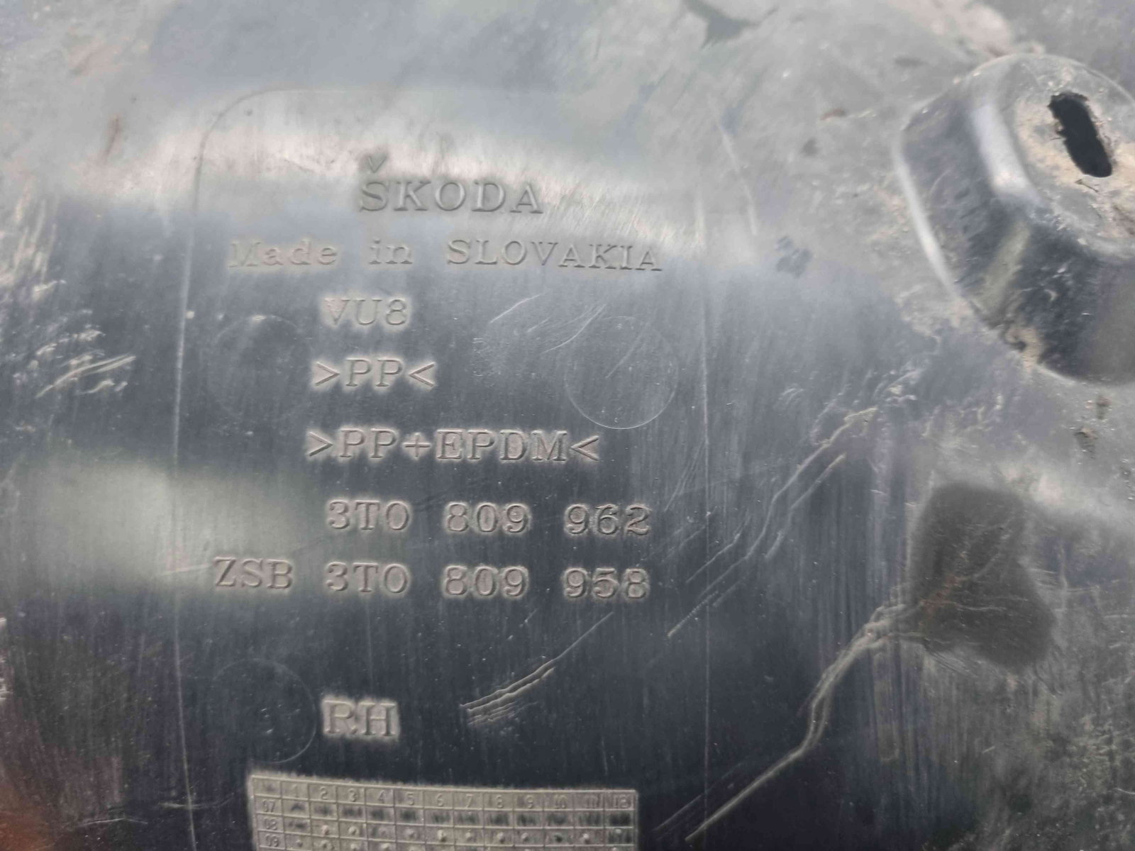 Carenaj roata dreapta fata Skoda Superb II Combi (3T5) Facelift [Fabr 2009-2015] - imagine 3