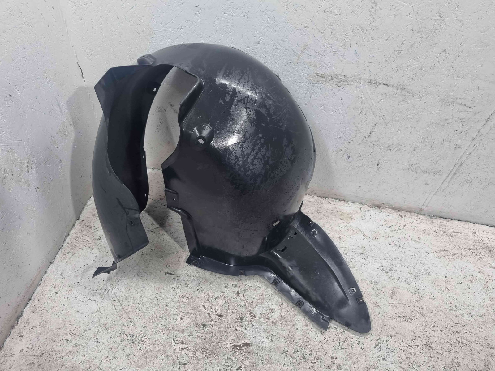 Carenaj roata stanga fata Skoda Superb II Combi (3T5) Facelift [Fabr 2009-2015] - imagine 1