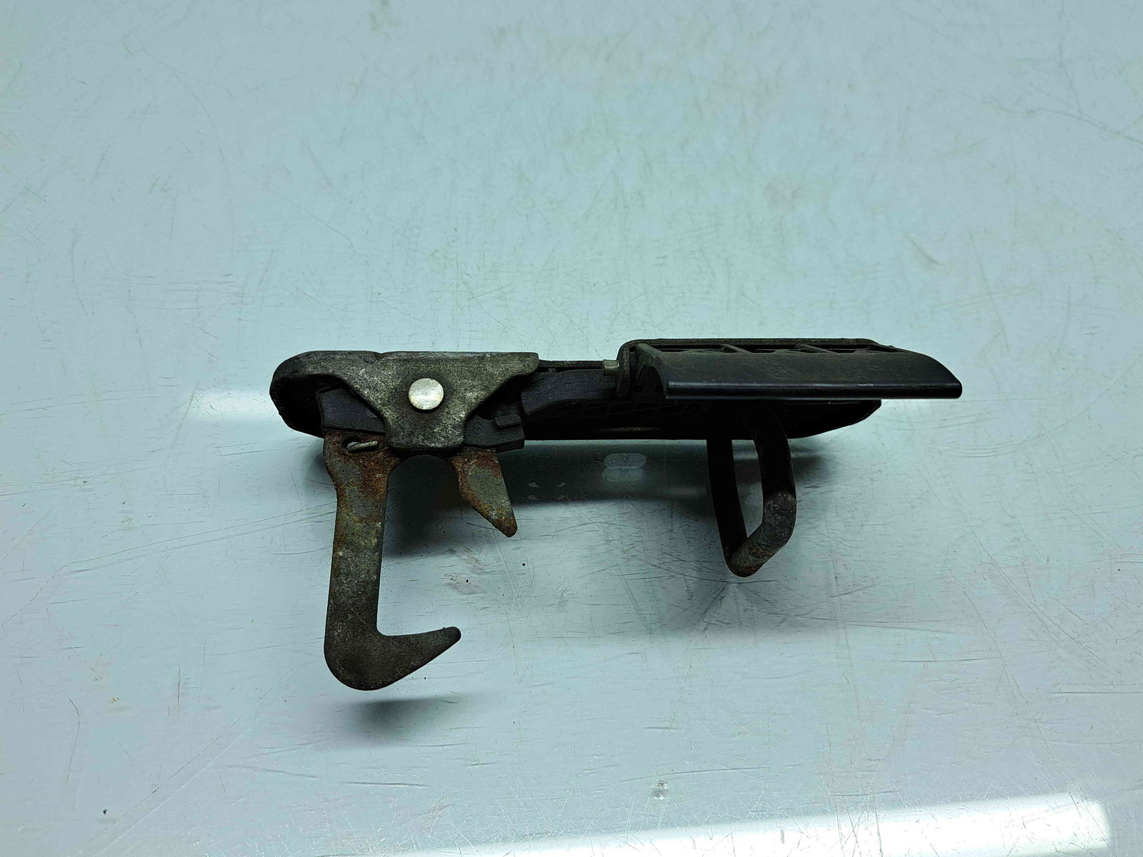 Maner deschidere capota Volkswagen Passat B7 (365) Variant [Fabr 2010-2014]