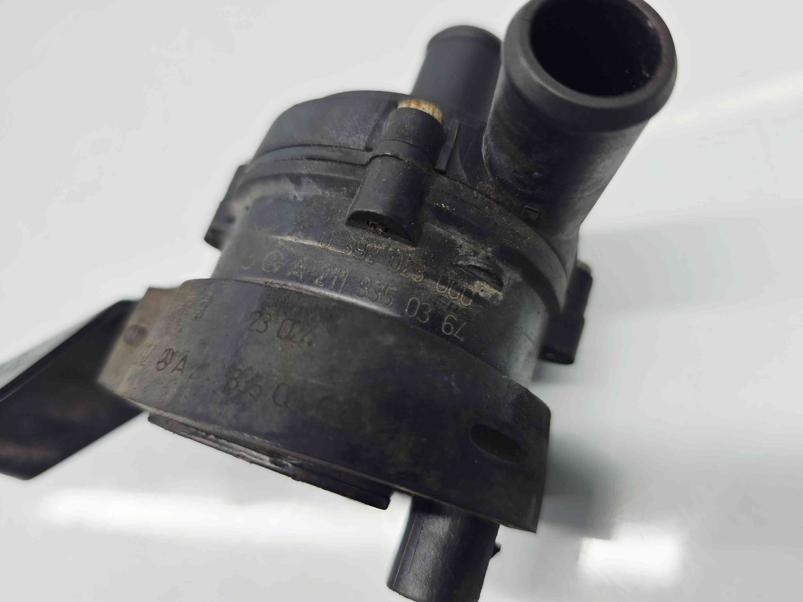 Pompa recirculare apa Mercedes Clasa C Combi (W205) [Fabr 2015-prezent] A2118350364 2.2 CDI 651921 150KW / 204CP - imagine 3