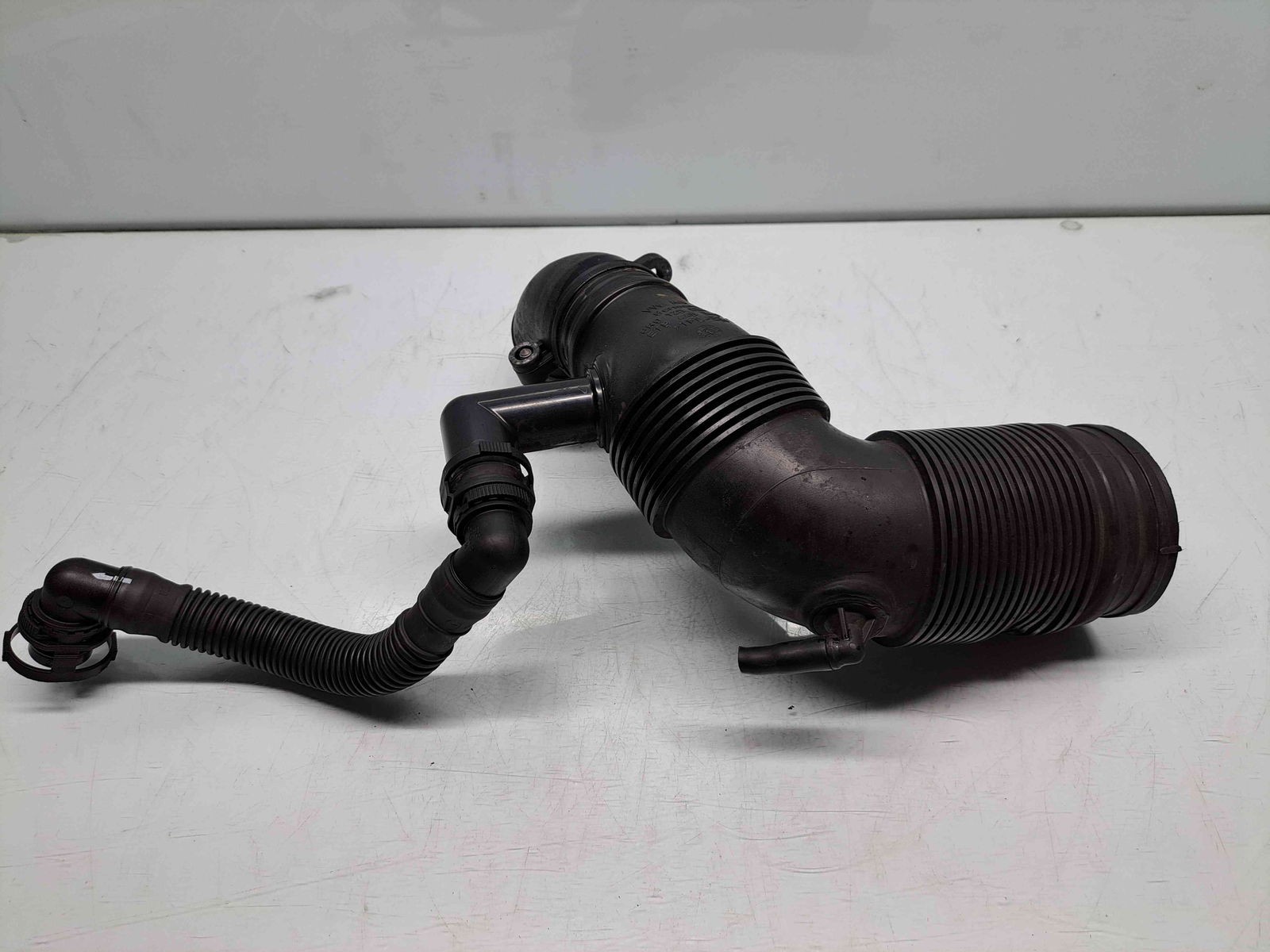 Tub admisie aer Skoda Rapid (NH3) [Fabr 2012-2019] 6R0129654C 1.6 TDI CAYC 77KW / 105CP - imagine 1