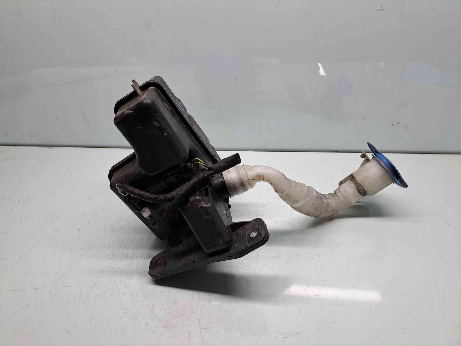 Vas lichid parbriz Volkswagen Passat B8 (3G2) [Fabr 2015-prezent] 5G0955453J - imagine 3