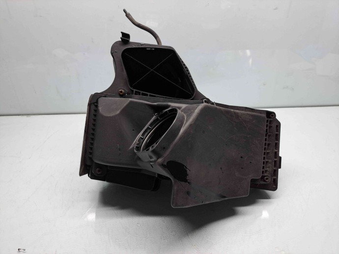 Carcasa filtru aer  AUDI A5 (8T3) [Fabr 2007-2015] 8K0133837T 2.0 TDI CAGA 105KW / 143CP