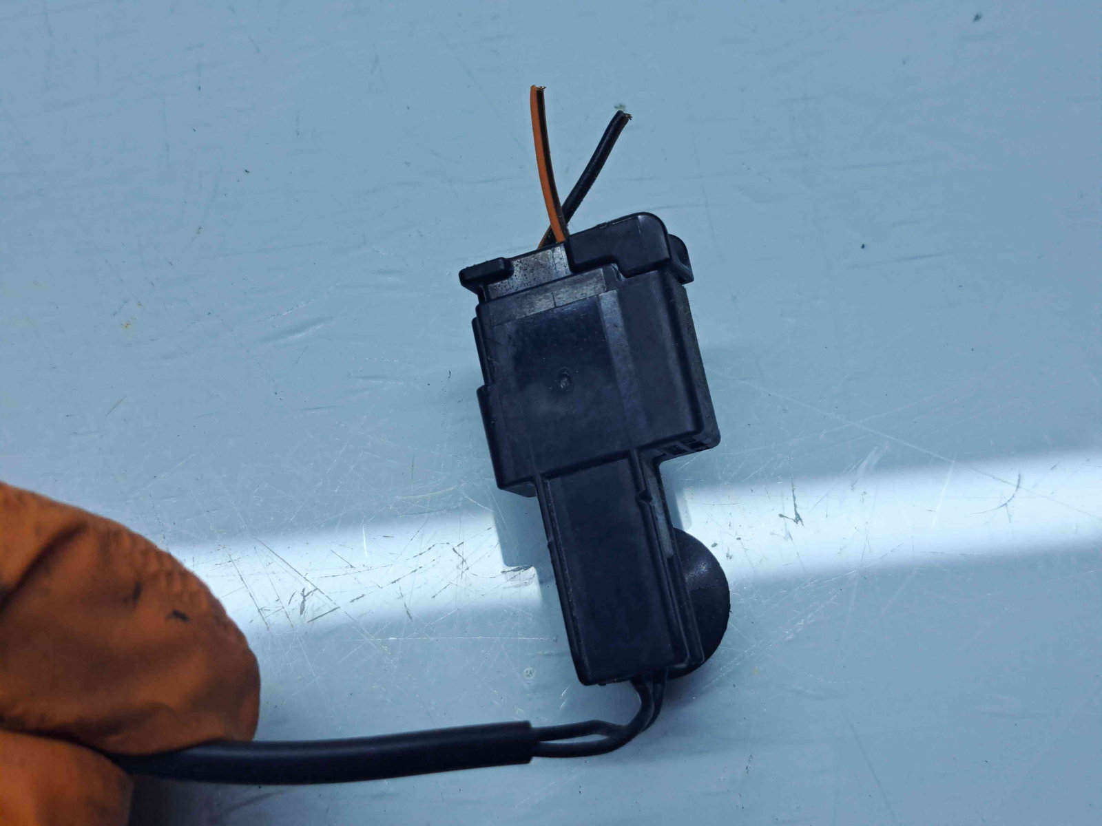 Capsa centura dreapta fata Opel Astra J [Fabr 2009-2015] 13367895 - imagine 4