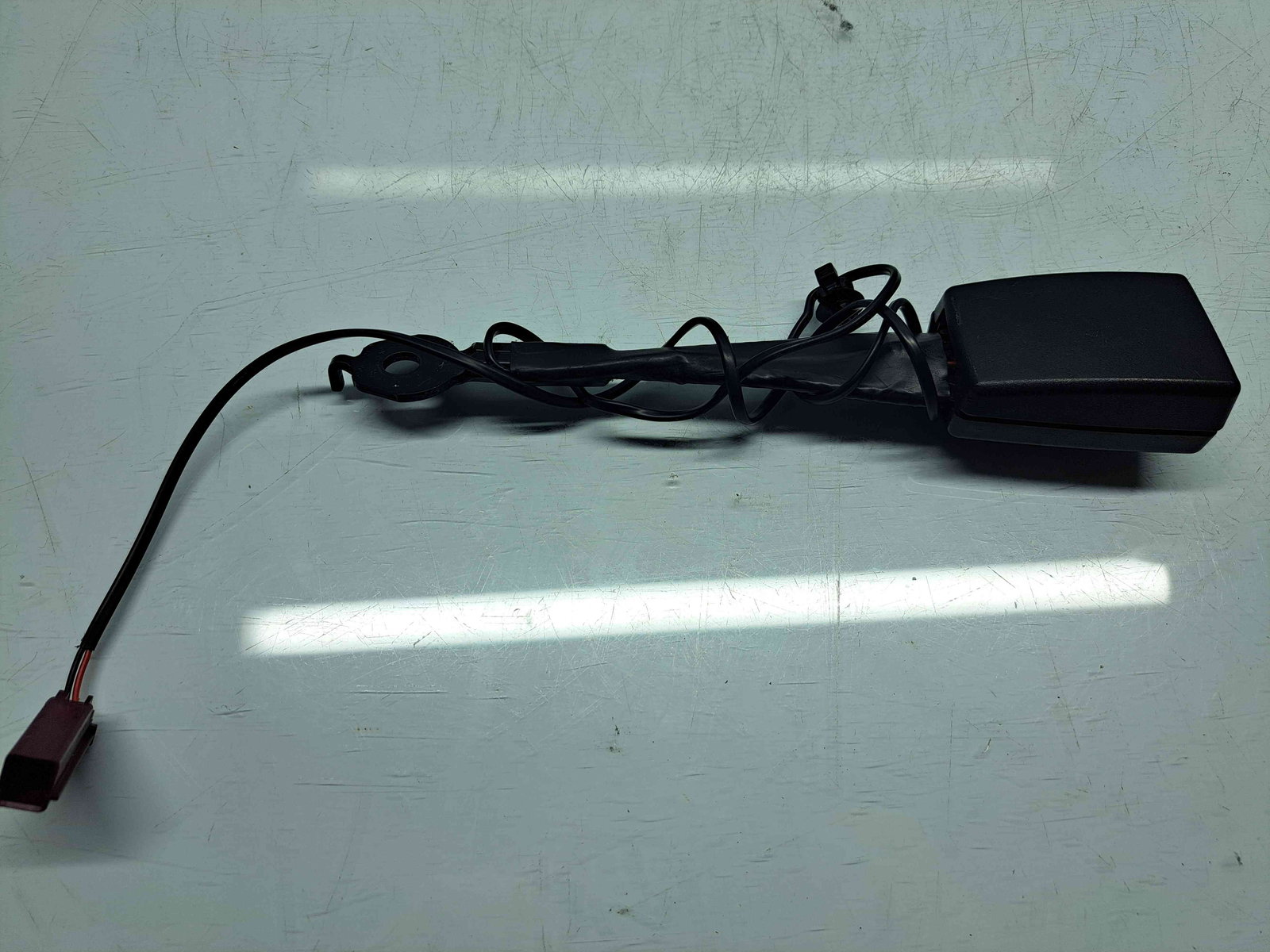 Capsa centura dreapta fata Ford Fiesta 6 [Fabr 2008-2019] 8V51-B61208-AF - imagine 3