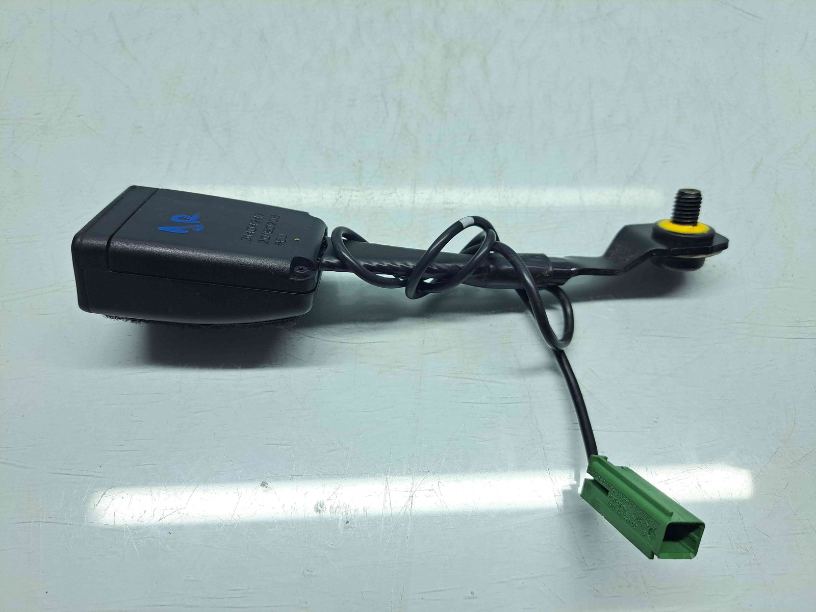 Capsa centura dreapta fata Volvo V40 II Facelift [Fabr 2013-2019] 31404247 - imagine 1