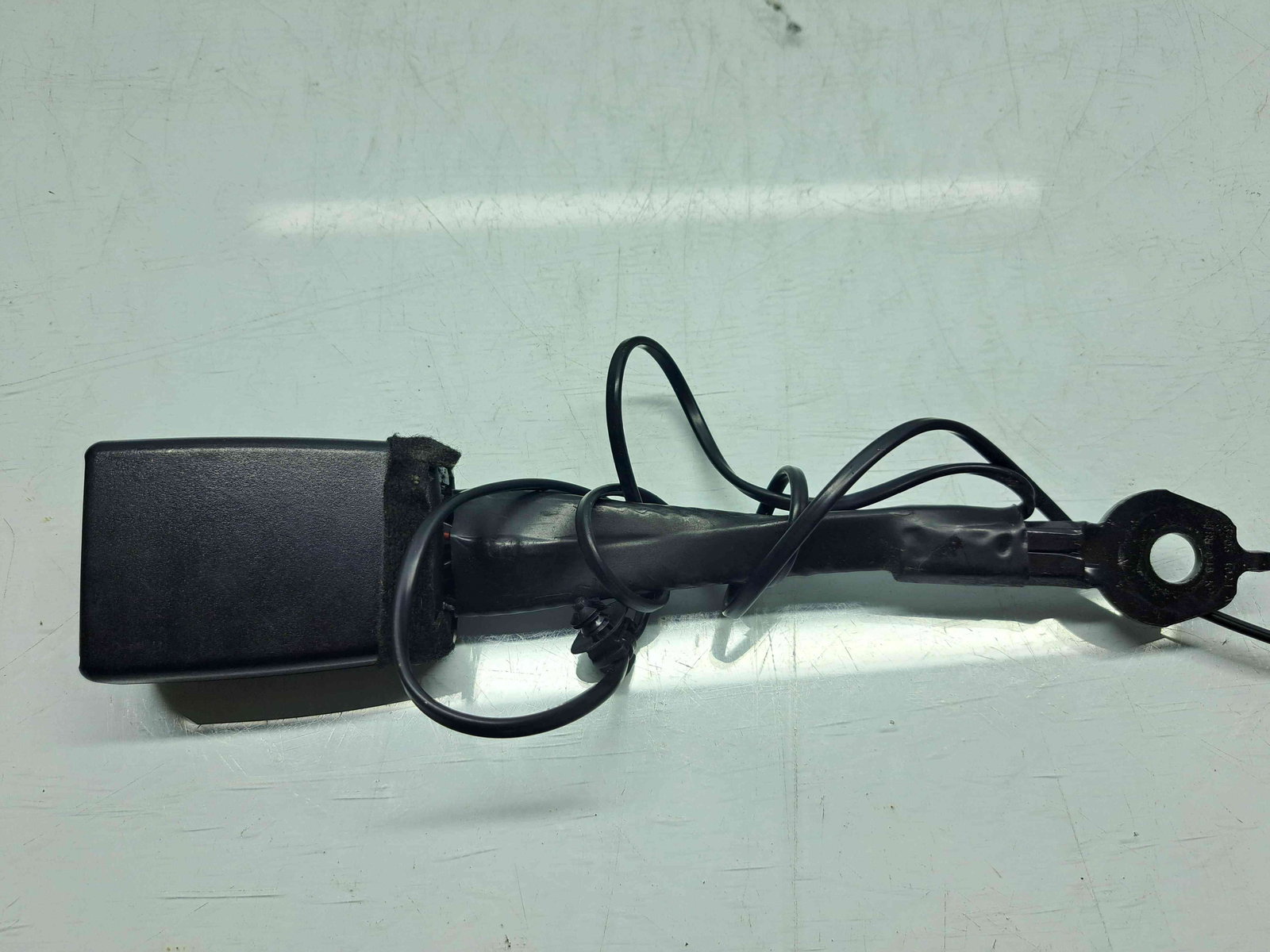 Capsa centura stanga fata Ford Fiesta 6 [Fabr 2008-2019] 8V51-B61208-DA - imagine 4