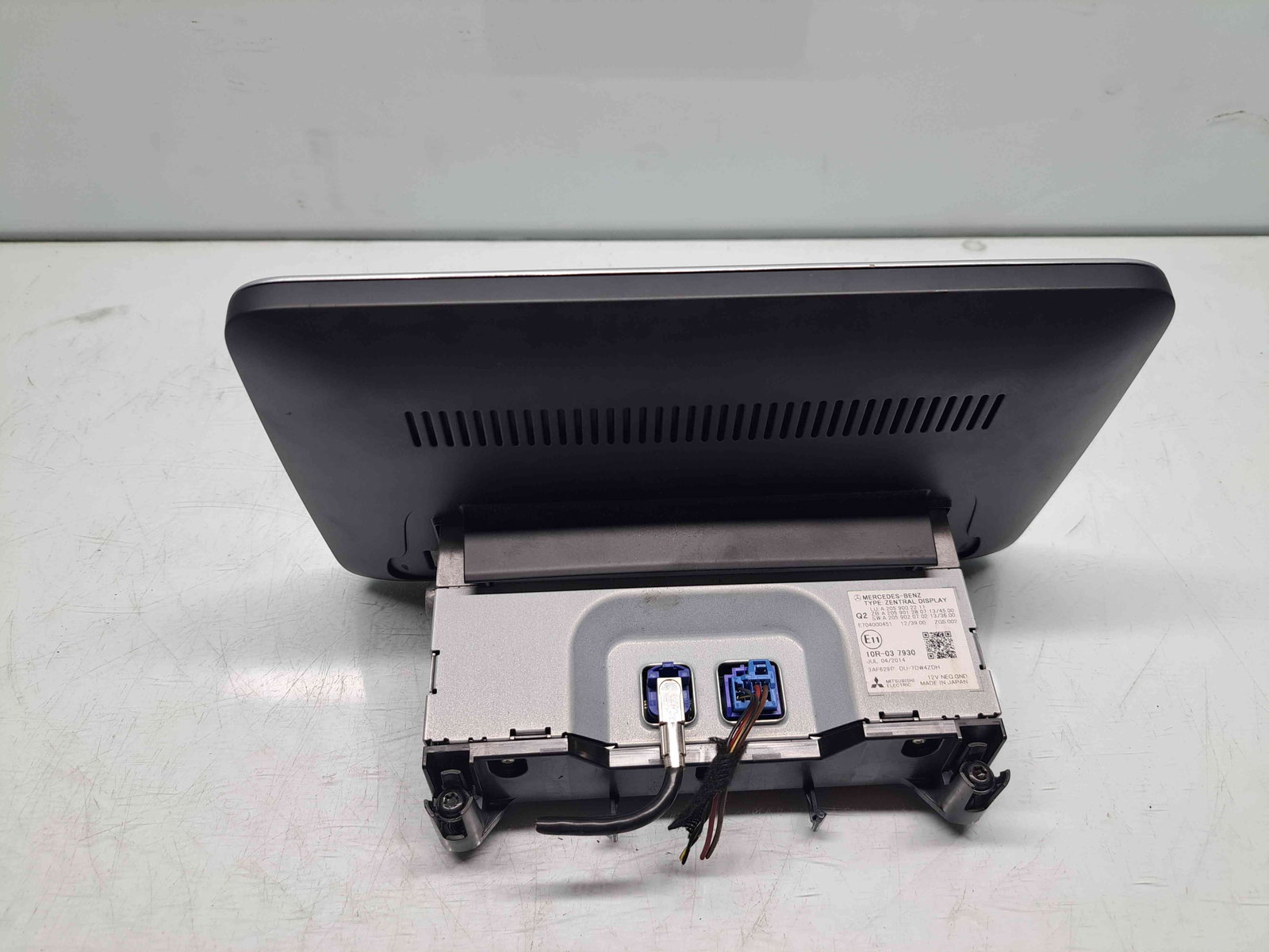 Display bord Mercedes Clasa C Combi (W205) [Fabr 2015-prezent] A2059002211 - imagine 2