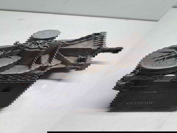 Motoras deschidere portbagaj Mercedes Clasa C Combi (W205) [Fabr 2015-prezent] A2059007218