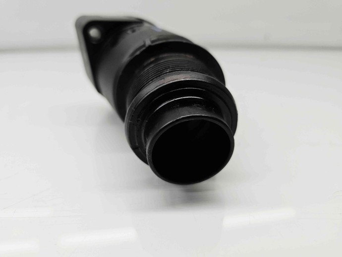 Rezonator aer  Volkswagen Passat B7 (362) [Fabr 2010-2014] 03L131111J 1.6 TDI CAYC 77KW / 105CP