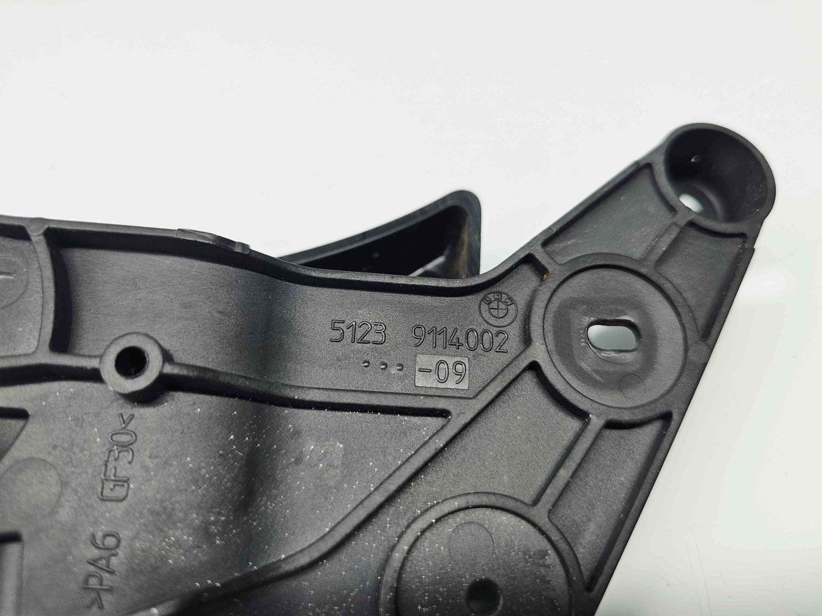 Maner deschidere capota Bmw 5 (F10) [Fabr 2011-2016] - imagine 3