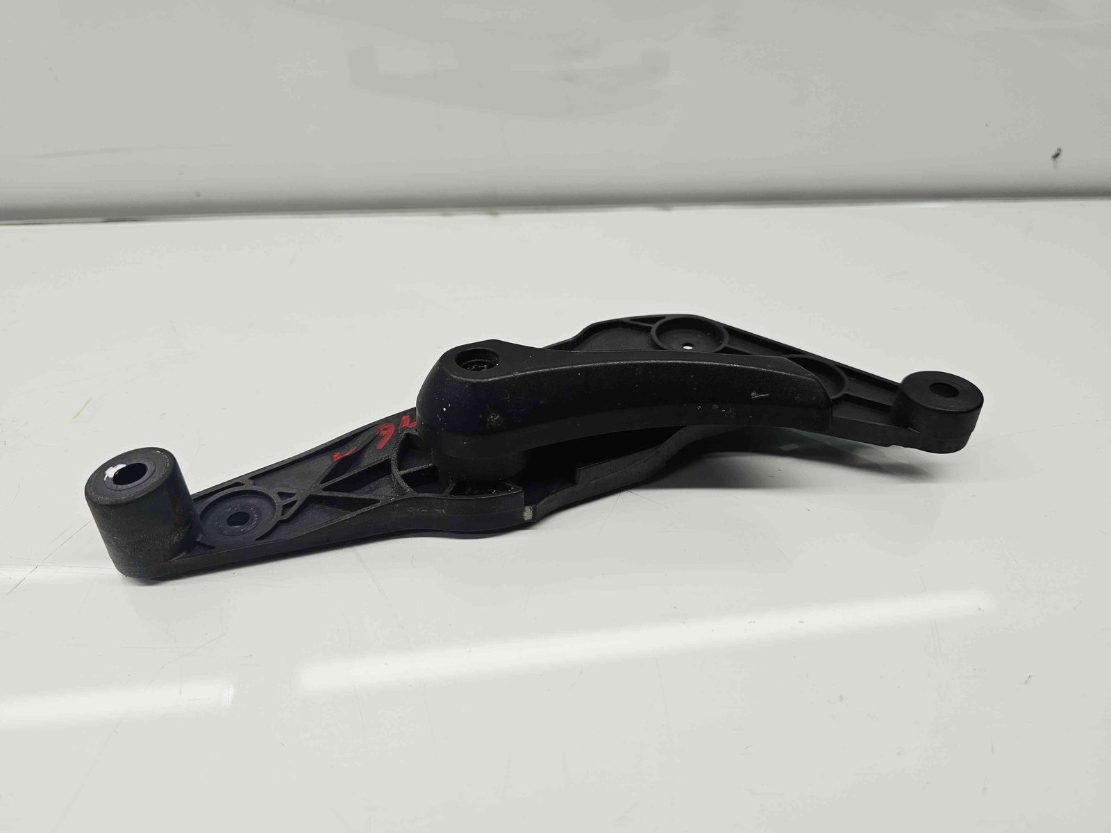 Maner deschidere capota Bmw 5 (F10) [Fabr 2011-2016] - imagine 4