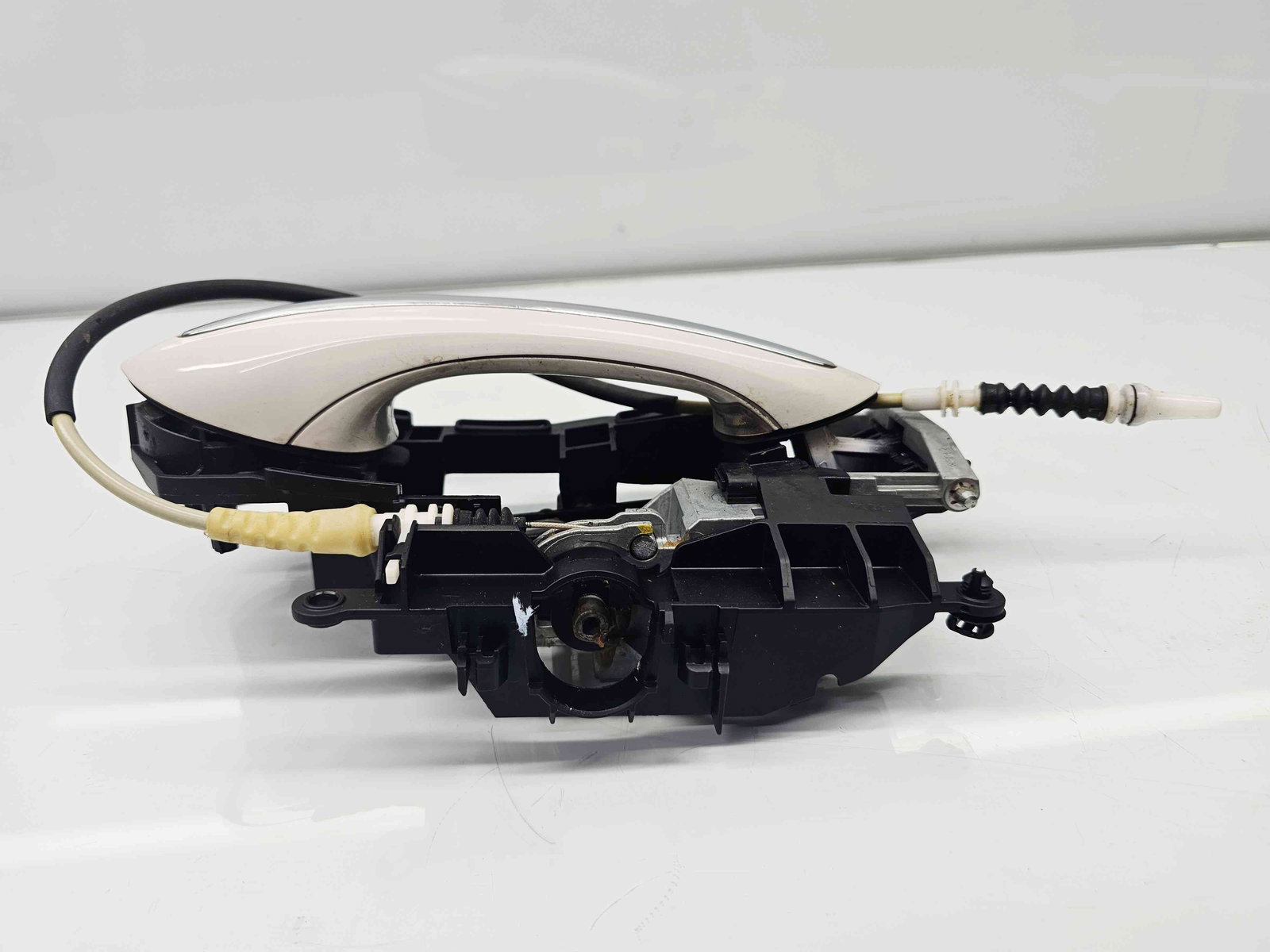 Maner usa dreapta spate Bmw 5 (F10) [Fabr 2011-2016] - imagine 2