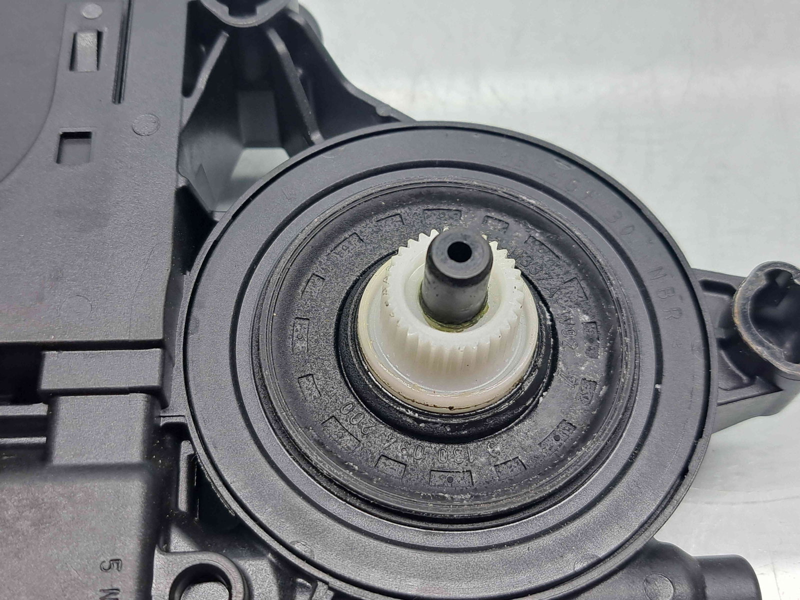 Motoras geam dreapta fata Volkswagen Passat B7 (365) Variant [Fabr 2010-2014] - imagine 2