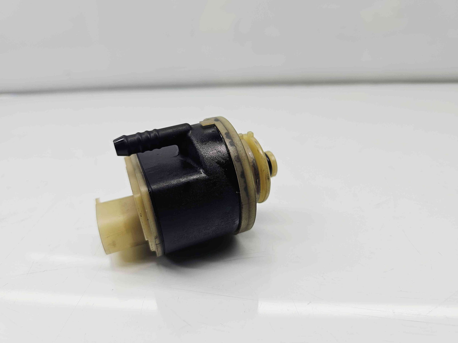 Pompa combustibil Bmw 5 (F10) [Fabr 2011-2016] 8572527 2.0 N47D20 160KW / 218CP - imagine 4