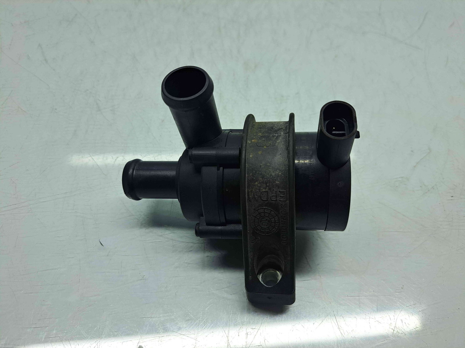 Pompa recirculare apa Volvo V40 II Facelift [Fabr 2013-2019] 31320347 2.0 D4204T8 88KW / 120CP - imagine 1