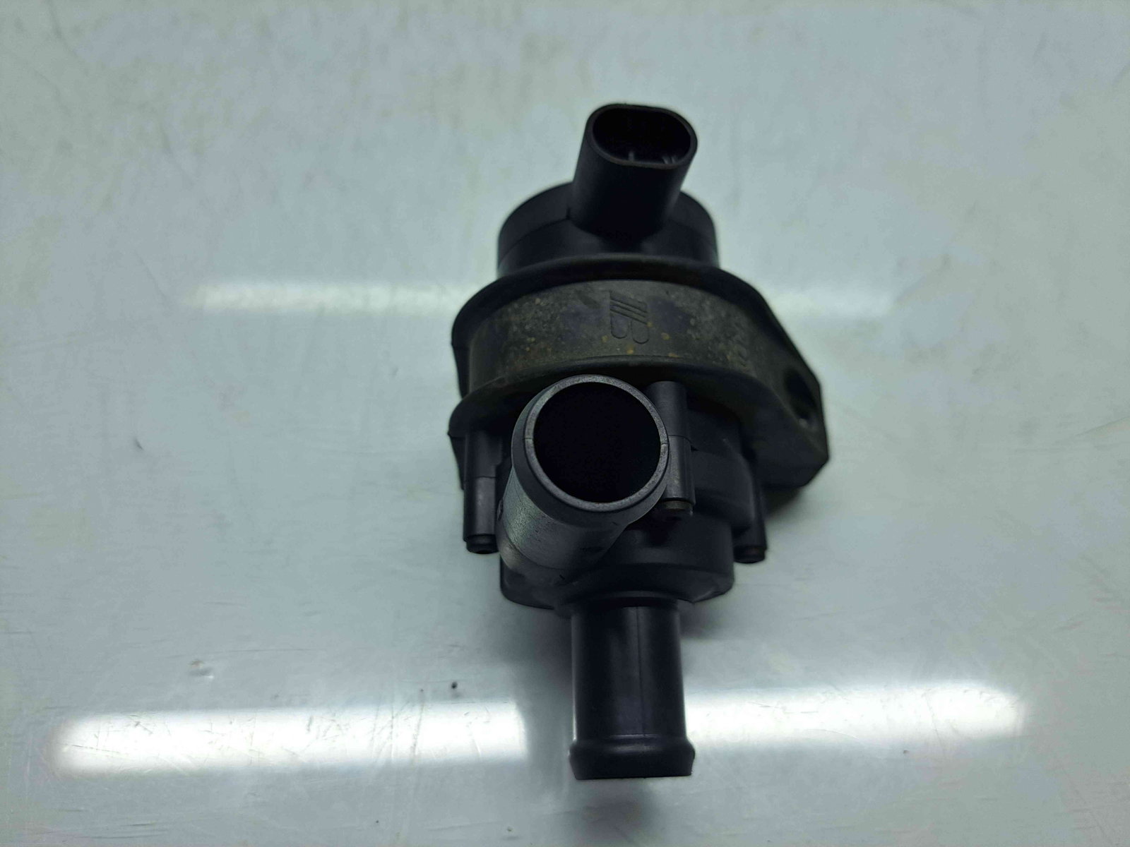 Pompa recirculare apa Volvo V40 II Facelift [Fabr 2013-2019] 31320347 2.0 D4204T8 88KW / 120CP - imagine 2