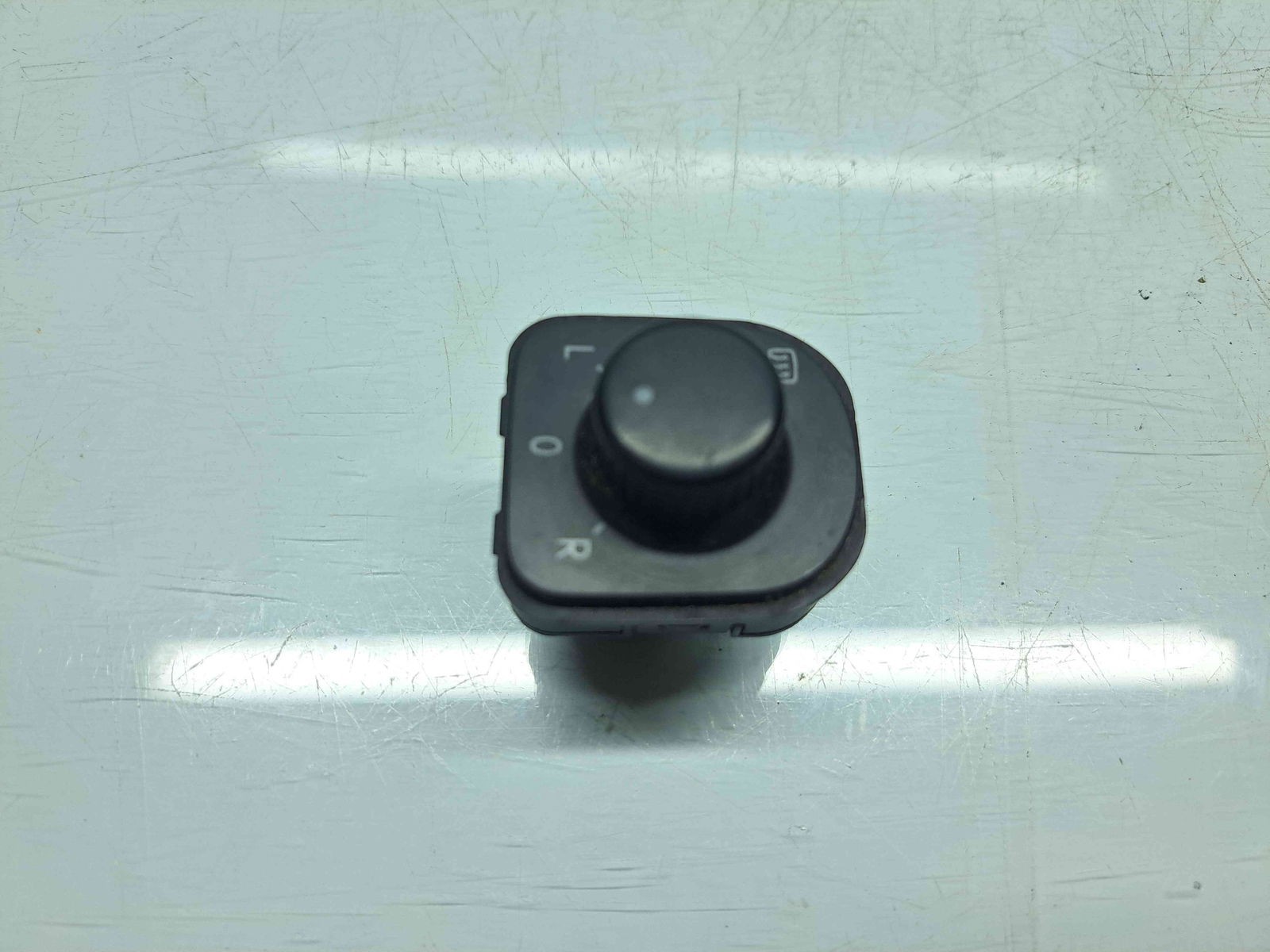 Buton reglaj oglinzi Volkswagen Golf 6 (5K1) [Fabr 2009-2013] 1K0959565L