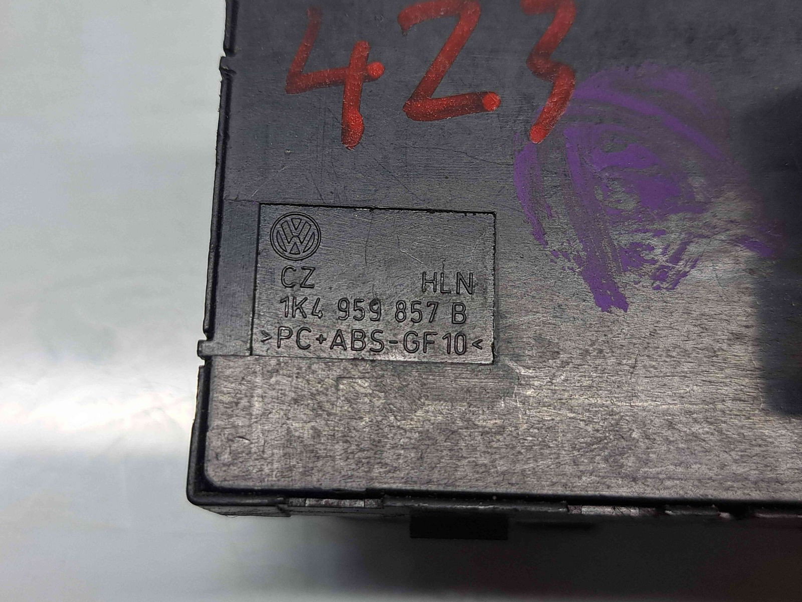 Butoane comanda geamuri sofer Volkswagen Tiguan (5N) [Fabr 2007-2016] 1K4959857B - imagine 2