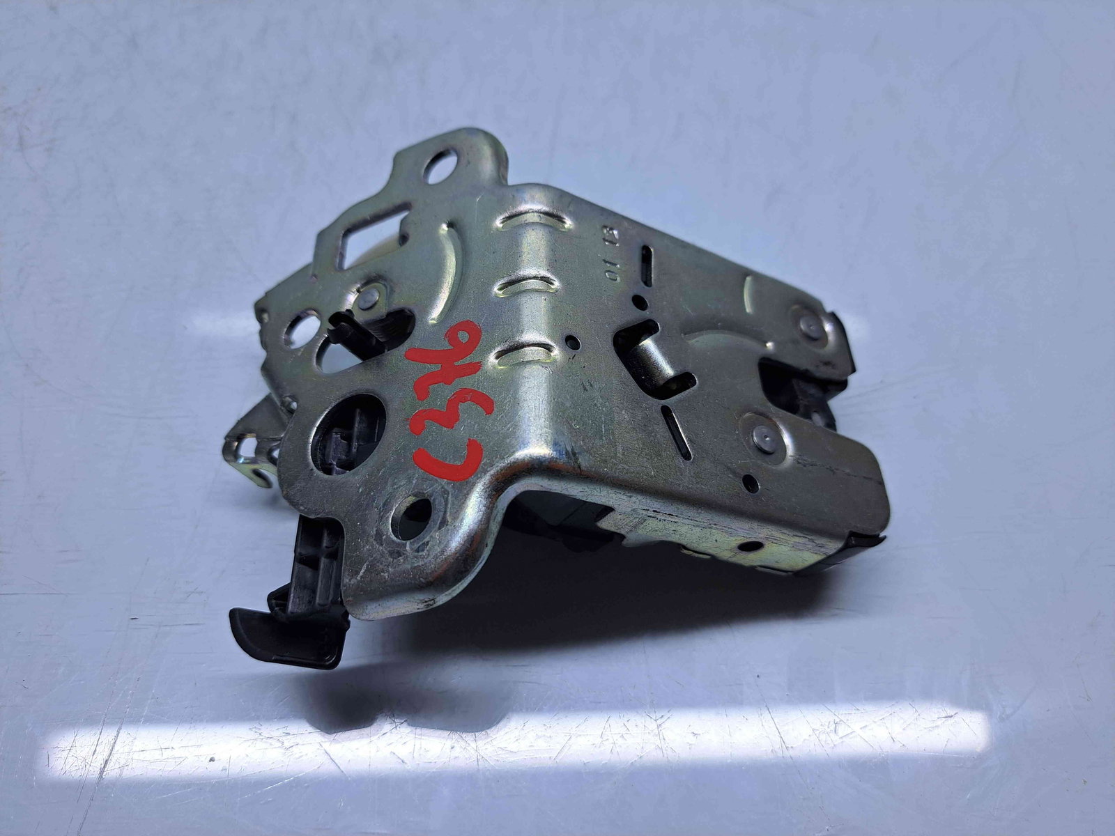 Broasca capota spate Audi A6 (4G2, C7) [Fabr 2012-2017] - imagine 1